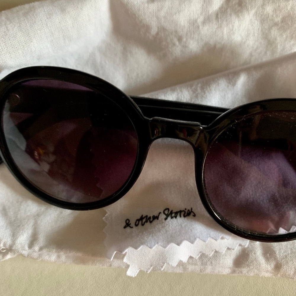 !!ISO!! - & Other Stories Round Sunglasses - Picture 3 of 3